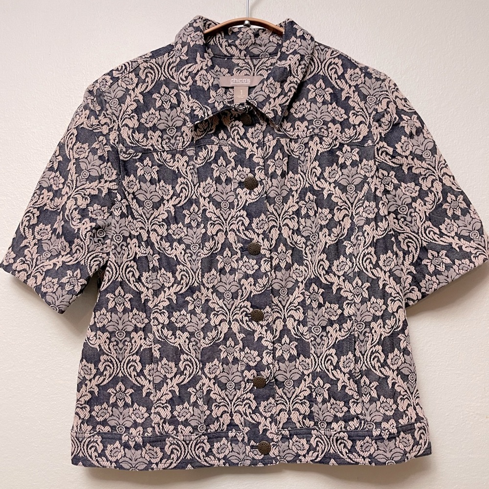 Chico's Short Sleeve Jean Jacket, Floral Damask Sz 1 (Us 8 / 10)
